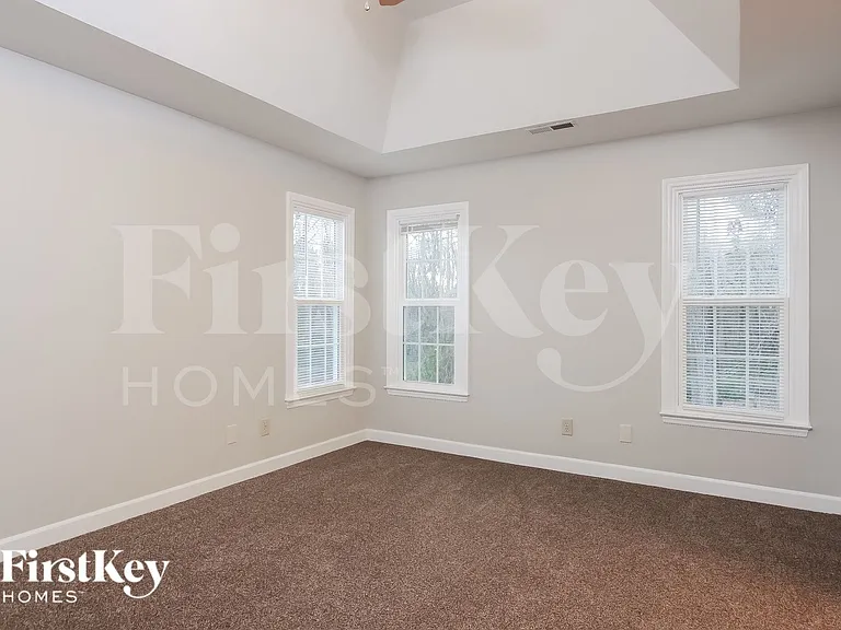 1792 Glenridge Dr — Photo 7