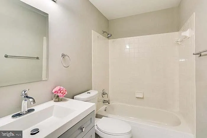 2111 Cambridge Park Ct #6 — Photo 20
