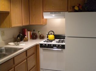 7499 Hardscrapple Dr APT C, Saint Louis, MO