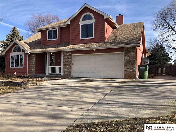2nd image of 815 Wilshire Ln