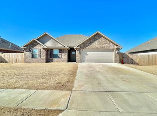 1754 Charismatic Dr, Prairie Grove, AR 72753