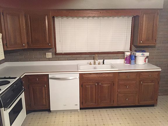 3rd image of 2471 Waterman Ave