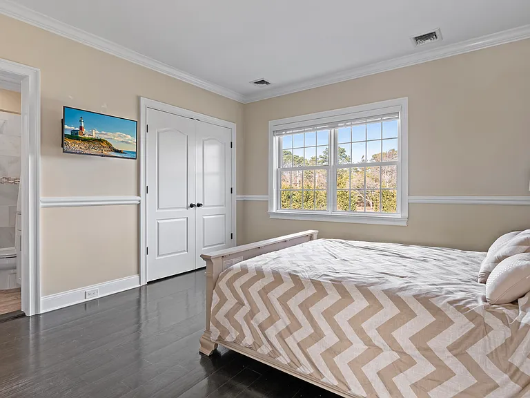 490 Montauk Hwy — Photo 28