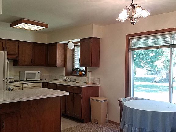 5th image of 5749 Tipperary Cres