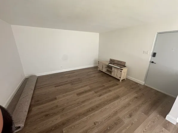 4294 Chateau De Ville Dr, Saint Louis, MO