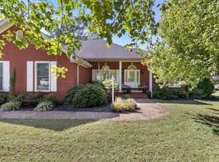 104 Hillside Dr, Muscle Shoals, AL 35661