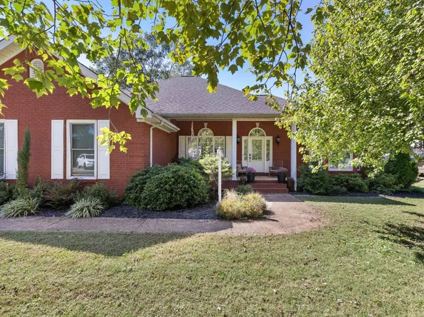 104 Hillside Dr, Muscle Shoals, AL 35661