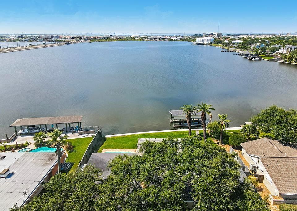1st image of 22 S Shore Dr