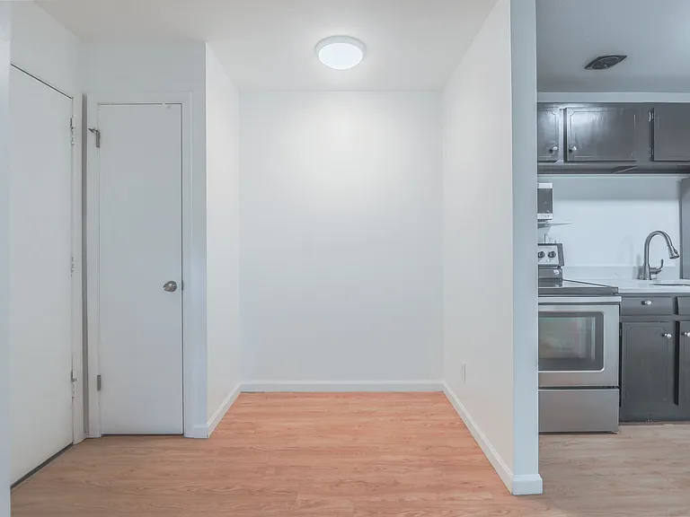 18235 Detroit Ave — Photo 10