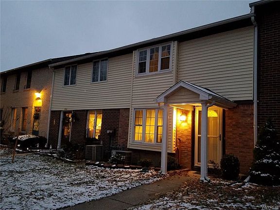 3rd image of 202 Stepping Stone Ln