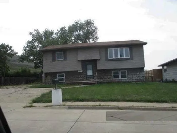 711 Laframboise Dr, Fort Pierre, SD 57532