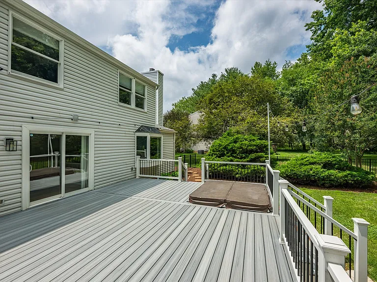 11209 Maine Cove Dr — Photo 35
