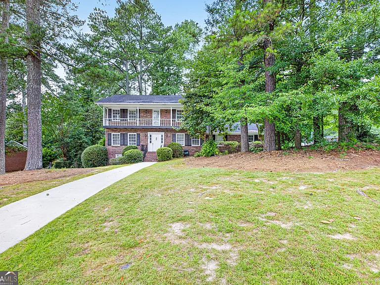 4854 Springfield Dr — Photo 2