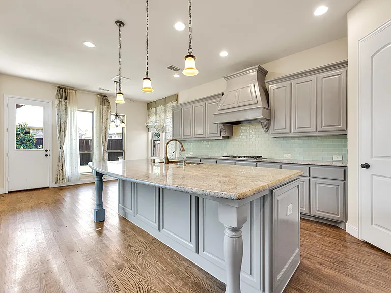 1602 Meg Dr — Photo 11