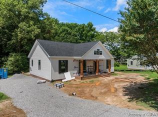 3 Oakland St, Kilmarnock, VA 22482