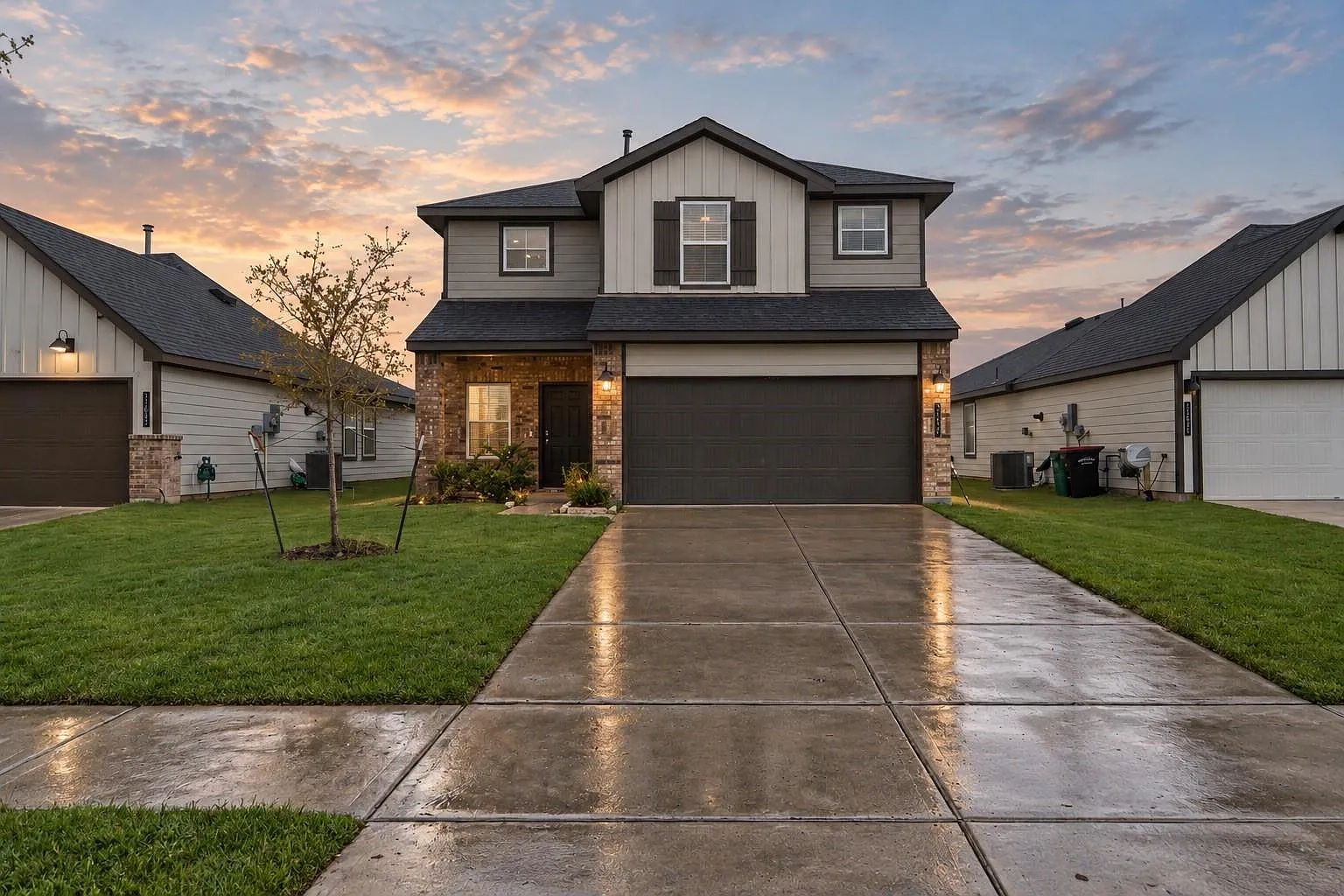 4 bed, 2.5 bath, 2339 sqft, $2,500 — Photo 1