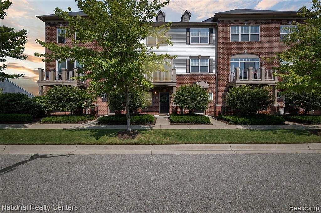 264 Wright St, Wixom, MI 48393 | Zillow