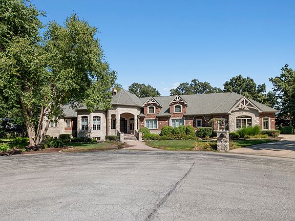 2nd image of 50 Elizabeth Ln