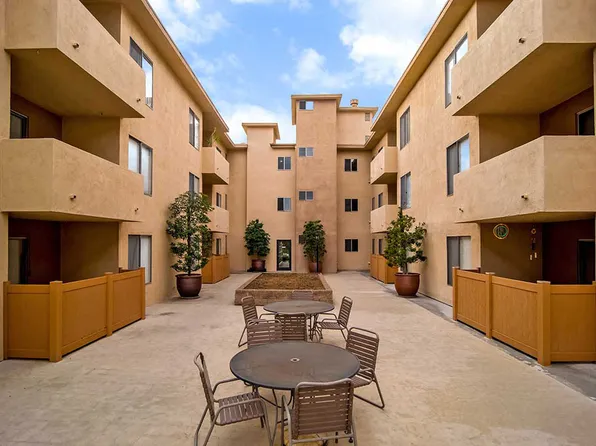 Los Robles Apartments