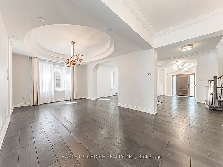 2357 Rideau Dr — Photo 8