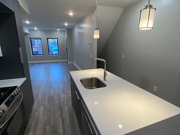 5th image of 725 N 17th St Unit 1