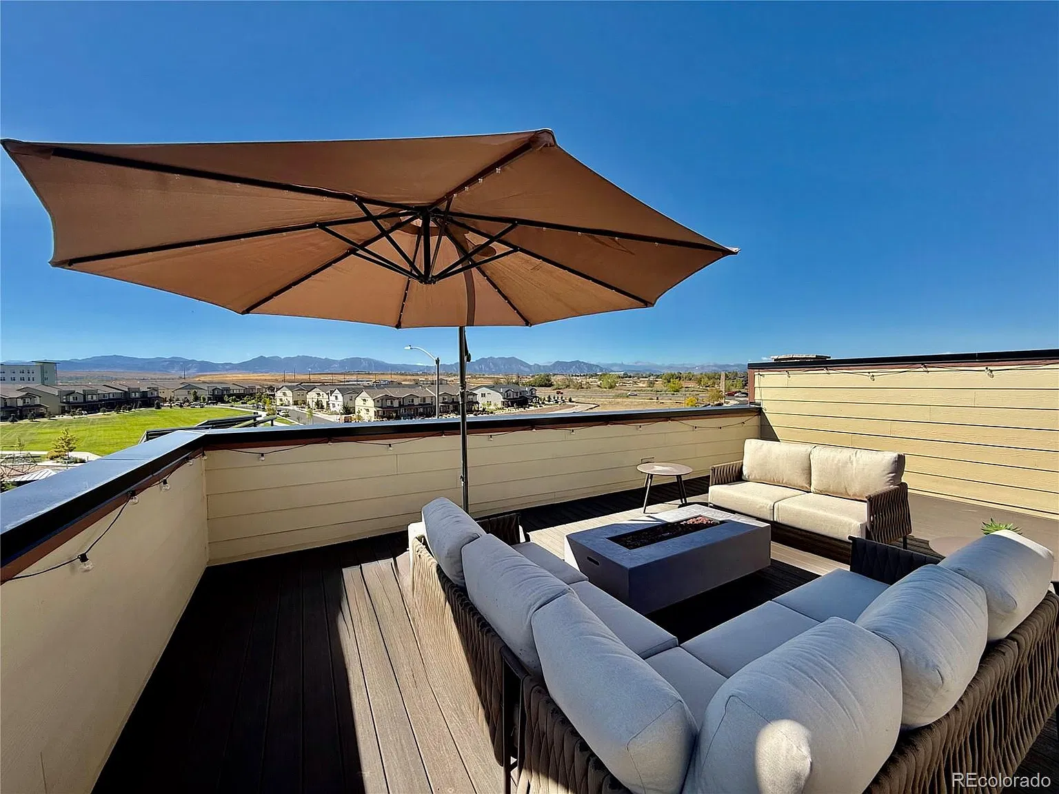 4 bed, 3.5 bath, 2301 sqft, $4,400 — Photo 3