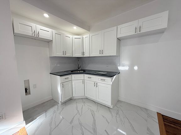 4th image of 250 Clarkson Ave APT 415