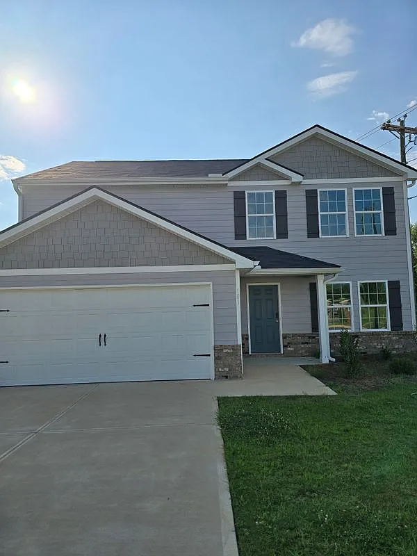 4 bed, 3.0 bath, 2014 sqft, $2,100 — Photo 1