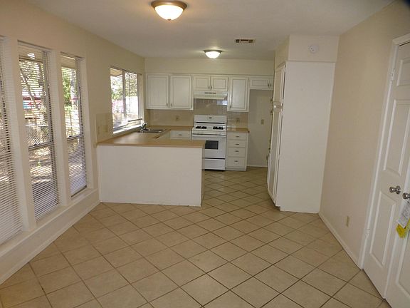 5th image of 2607 Greenland Ln