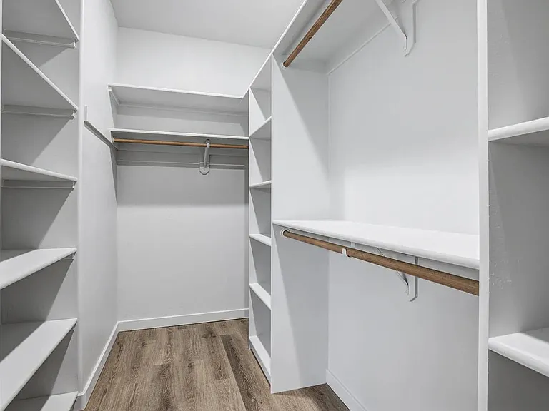 1209 N Horizon Way — Photo 17