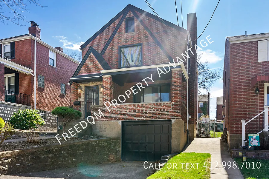 1124 Fairfield St photo 1