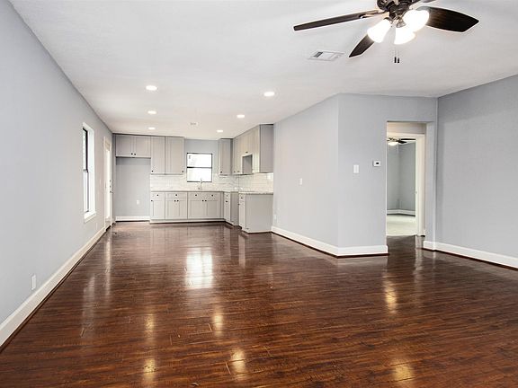 3rd image of 409 Trichelle St