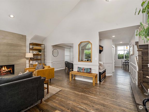 5th image of 25403 Lake Wilderness Country Club Drive SE