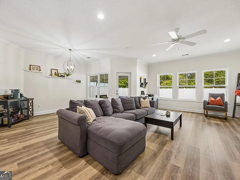 152 Verano St — Photo 10
