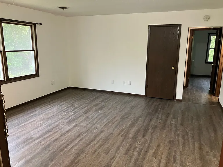 1009 W 8th St #6 — Photo 6