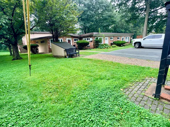 29 Brady Blvd APT 6, Lake Hopatcong, NJ 07849