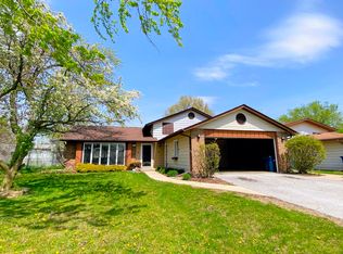 5210 Arquilla Dr, Richton Park, IL 60471