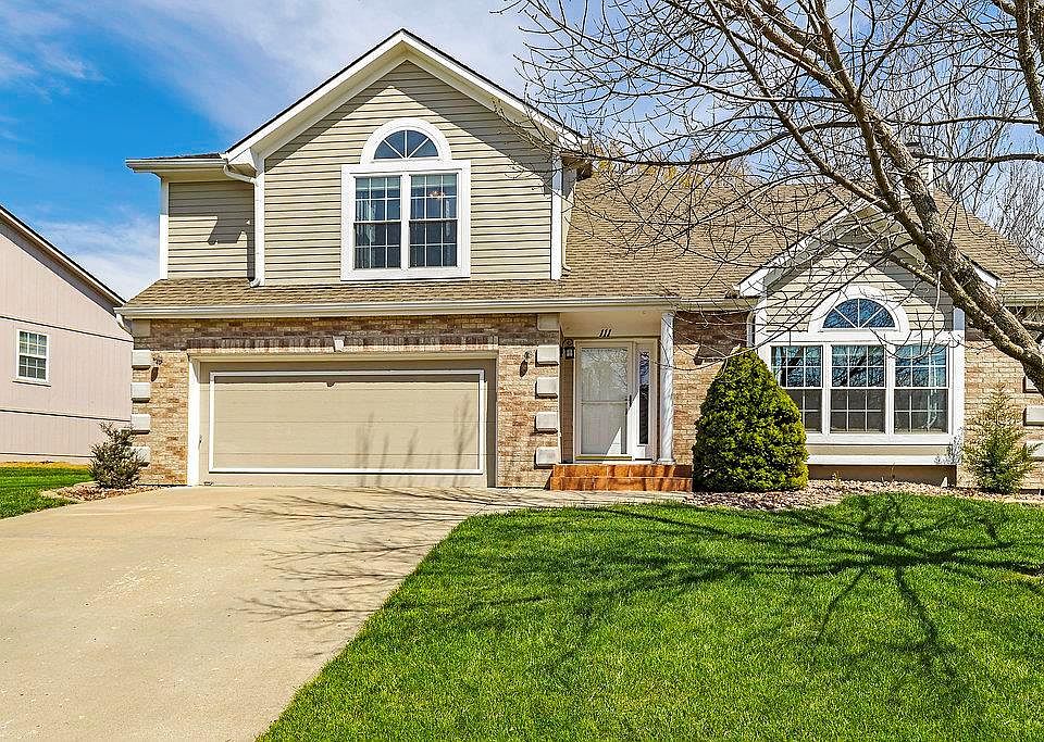 1st image of 111 Broadmoor Dr