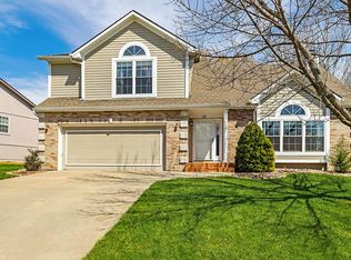 111 Broadmoor Dr, Louisburg, KS 66053
