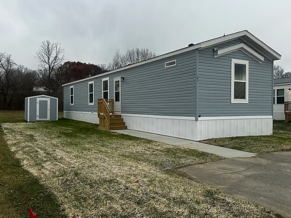 21 W Suffolk Ct