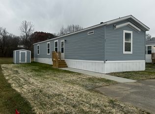 21 W Suffolk Ct, Flint, MI 48507