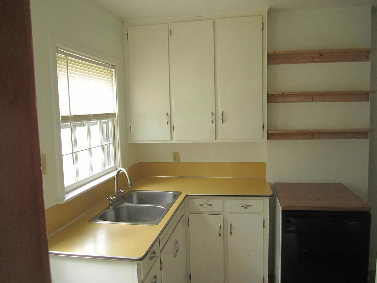 Kitchen - 2401 Knapp St #2401
