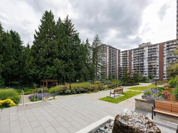 2012 Fullerton Ave #1001, North Vancouver, BC V7P 3E3