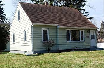 4th image of 2688 18th Ave E