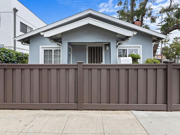4th image of 1537 Cabrillo Ave