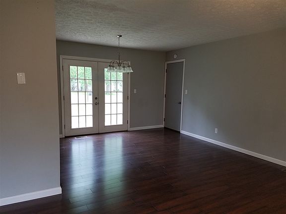 3rd image of 125 Bartlett Dr