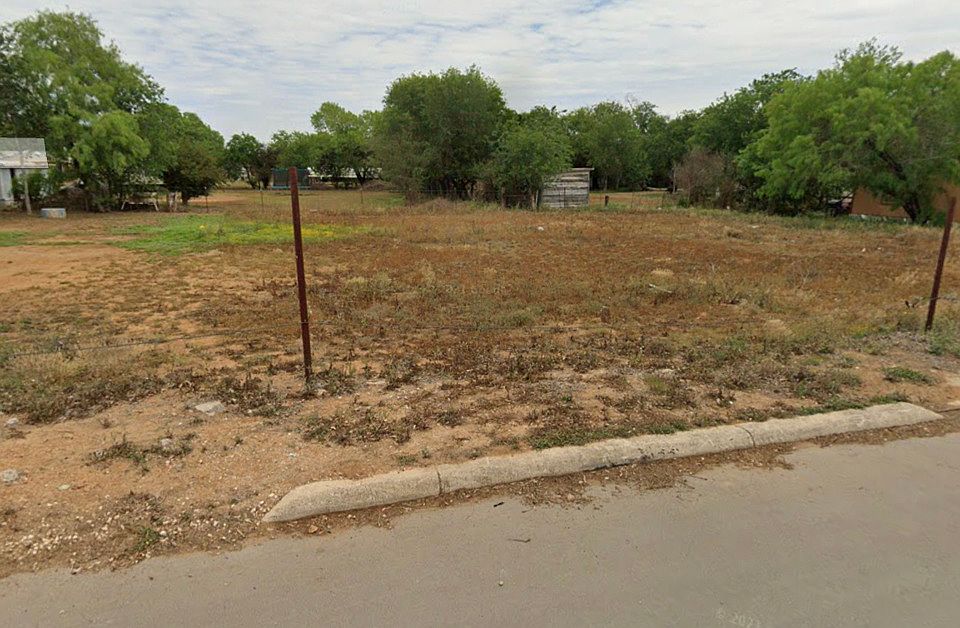 2nd image of LOT 8 & 9 N. Willow LOT 8-9