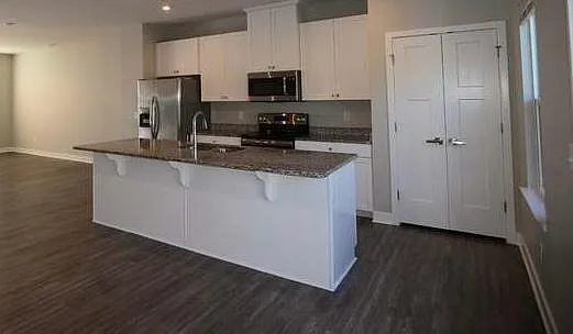 4316 Summercrest Blvd — Photo 2