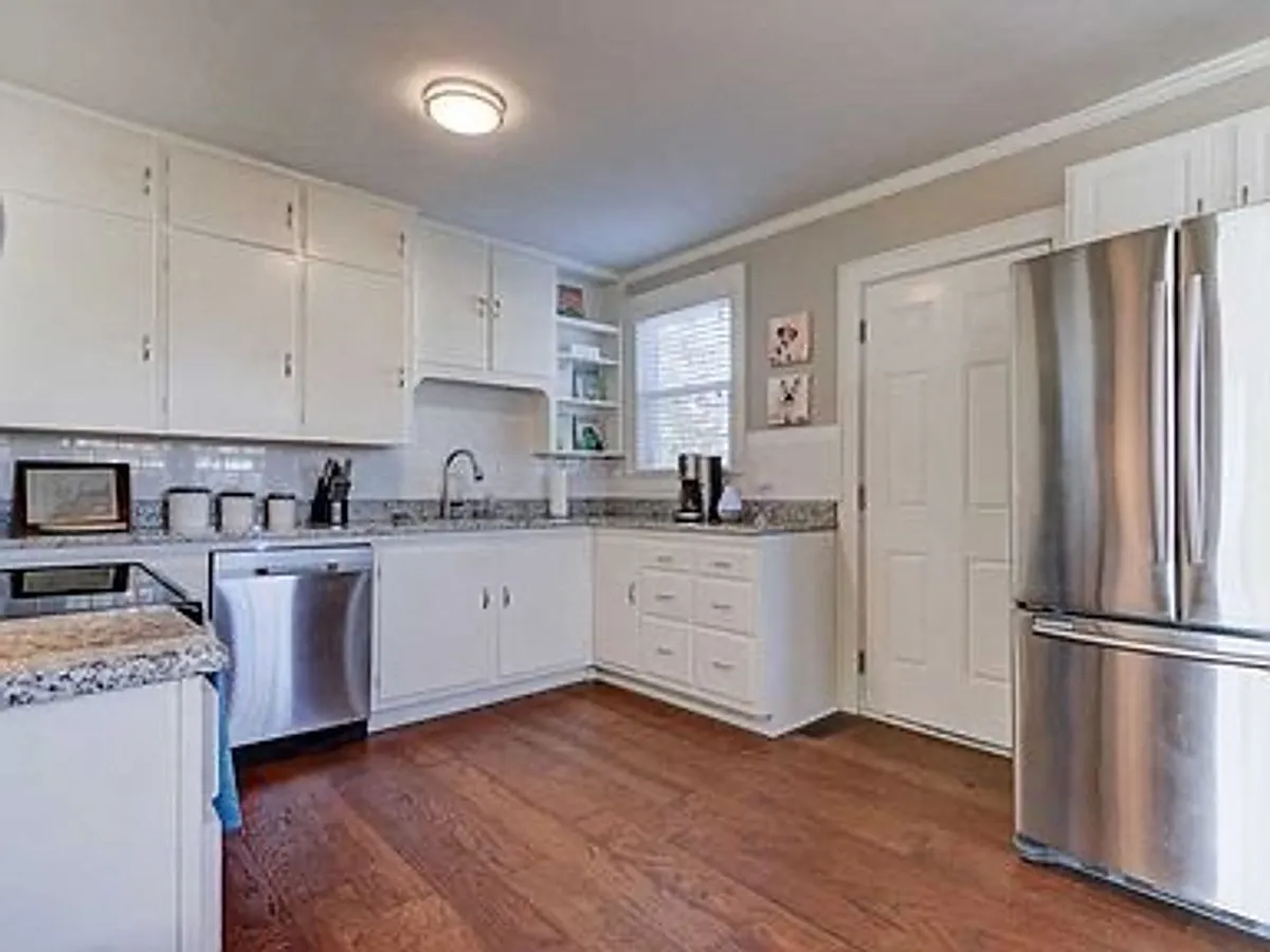 Building Photo - 3615 Lancaster Dr