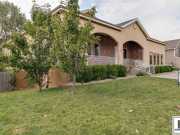 4th image of 1523 Mistletoe Cir